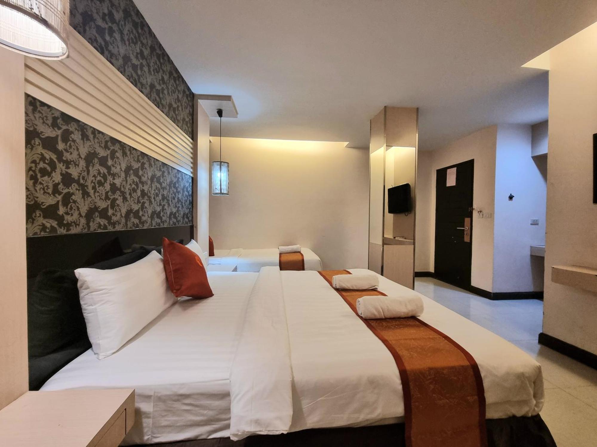 होटल Cozi Hotel, 3*