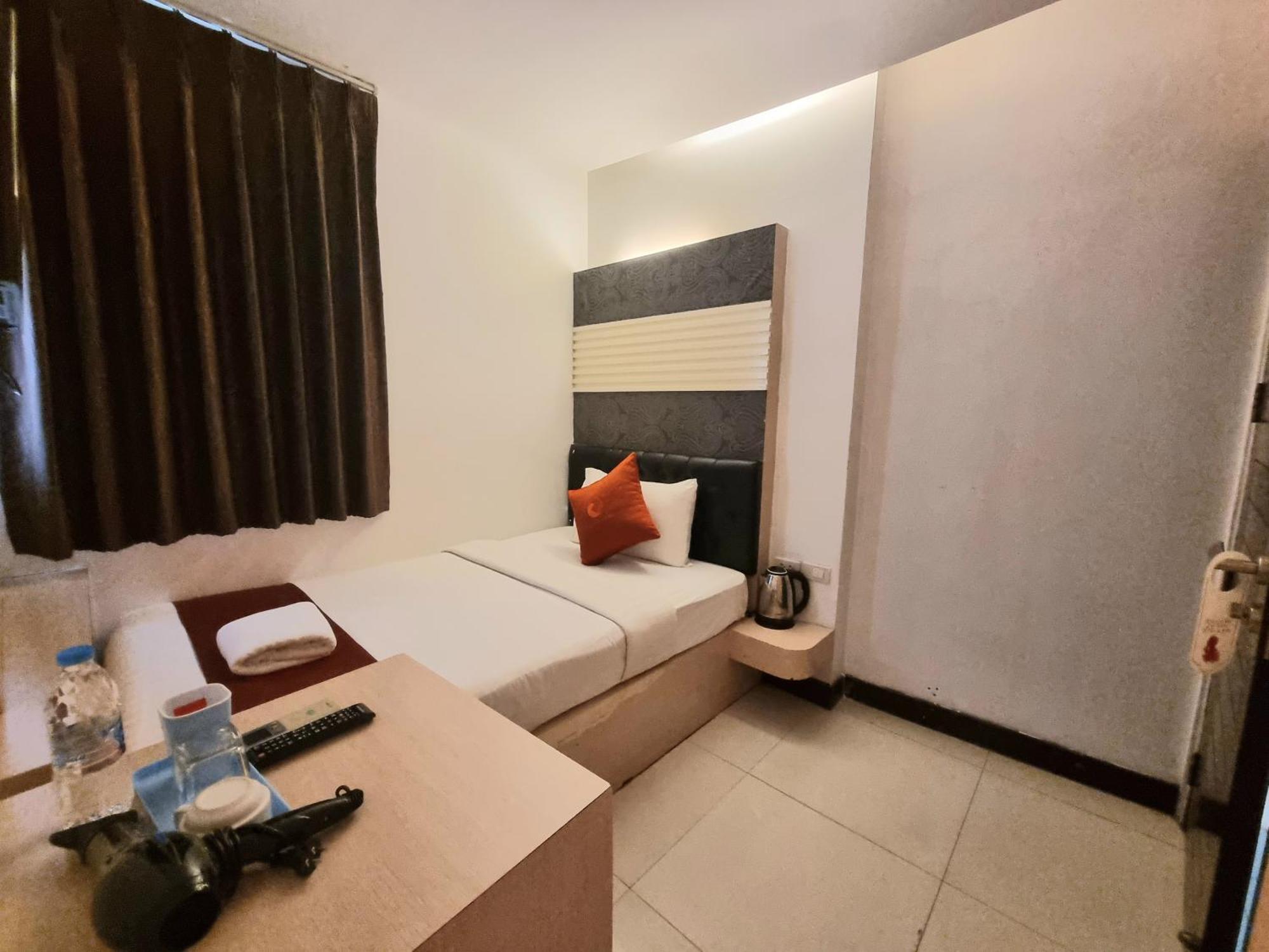 Cozi Hotel, होटल 3*