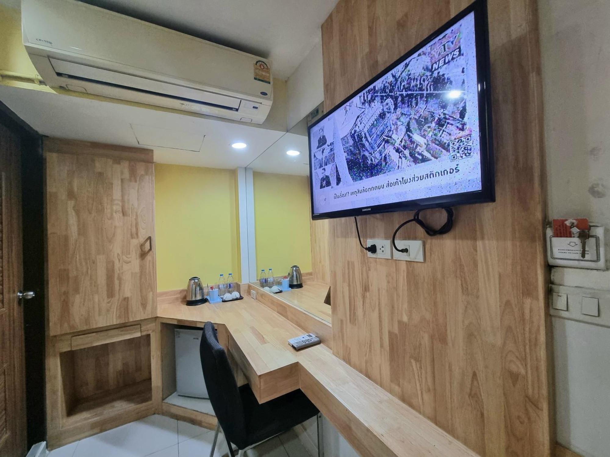 Cozi Hotel, होटल 3*