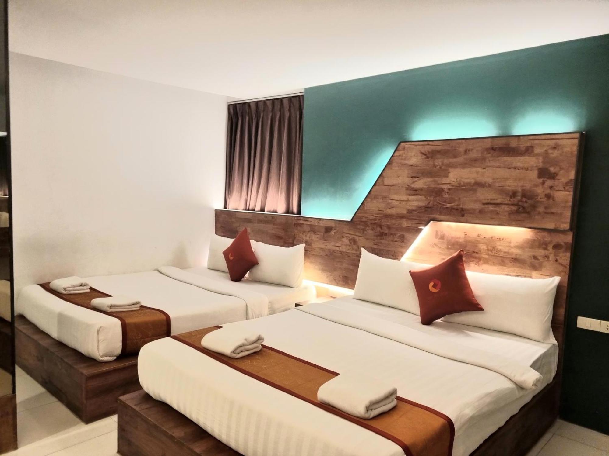 होटल Cozi Hotel, 3*