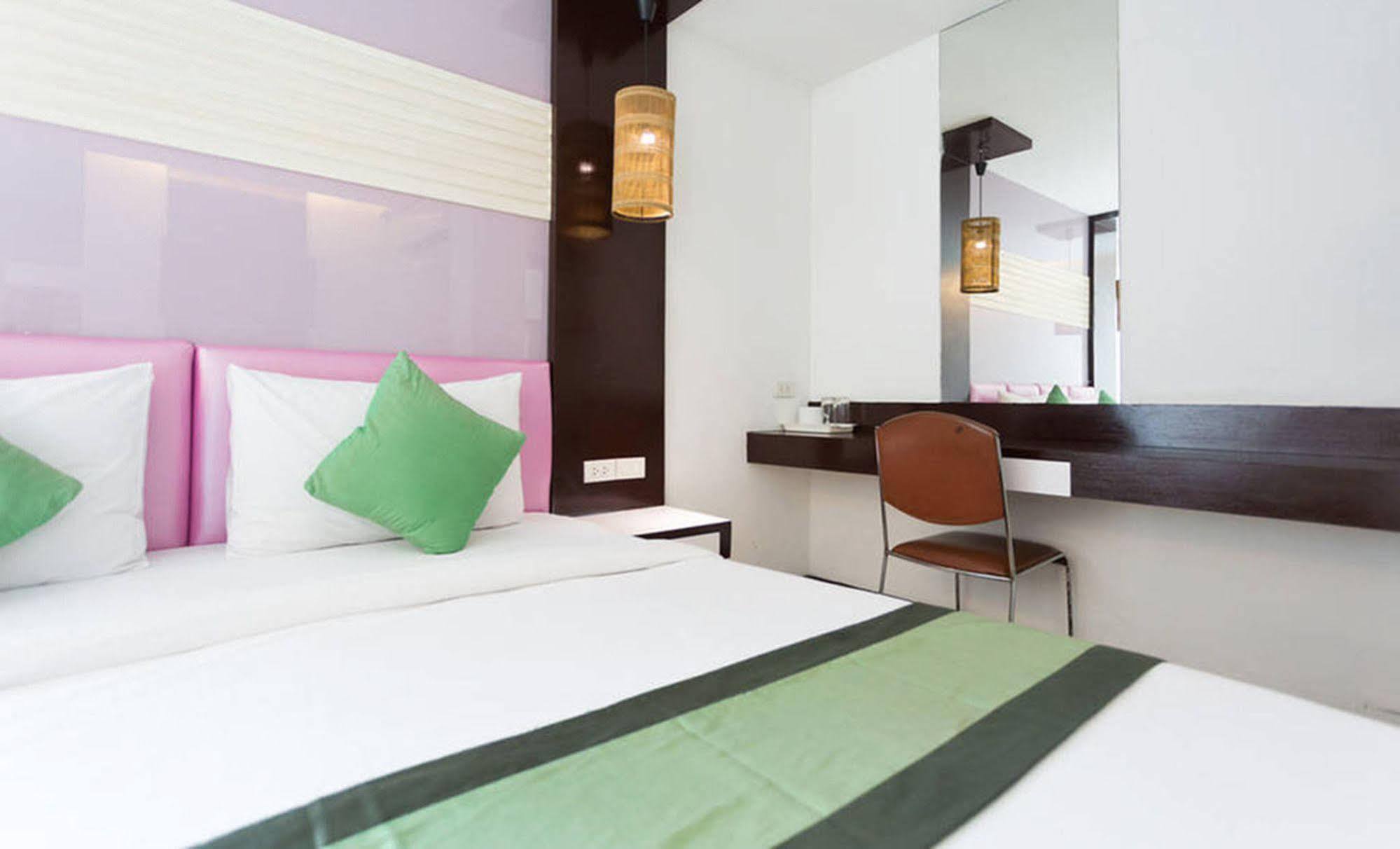 होटल Cozi Hotel,